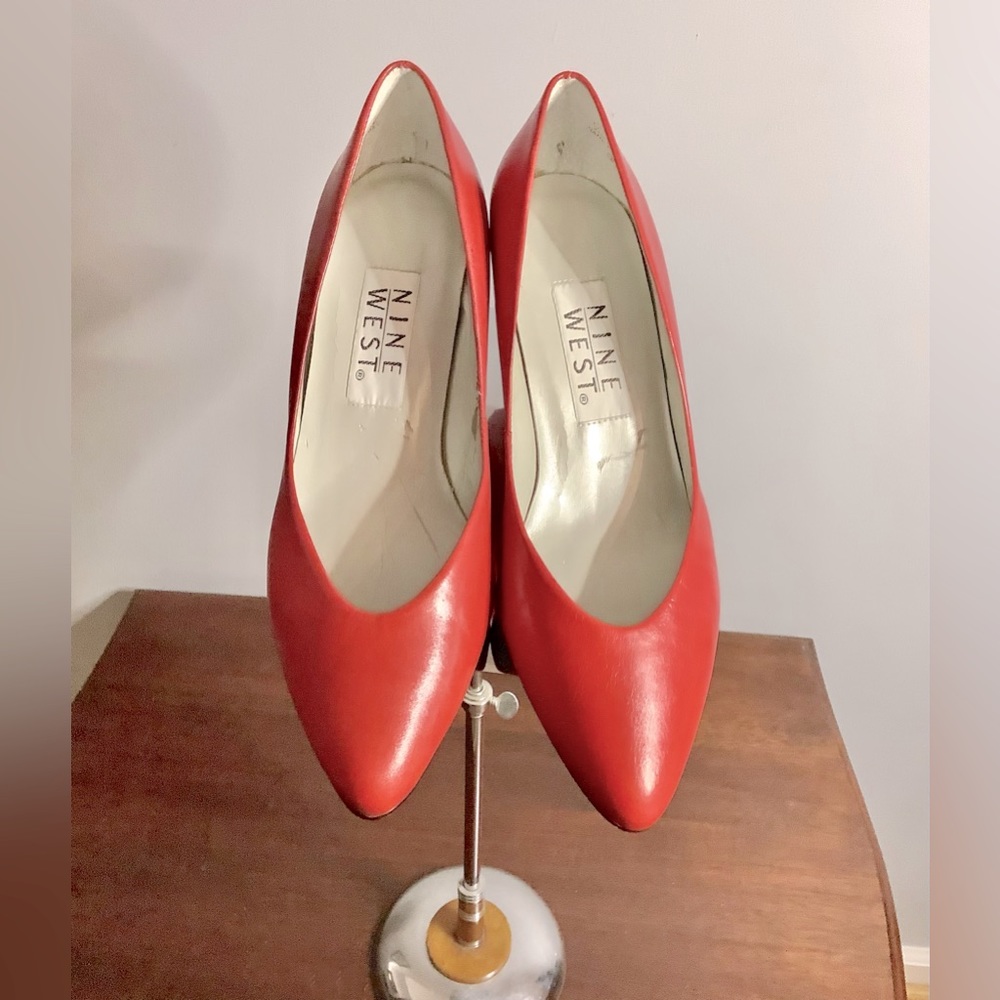Vintage! NEW Never worn. Nine West 80’s Red Pumps - Picture 3 of 11